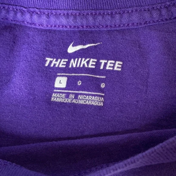 Men Nike T-Shirt - Picture 3 of 4